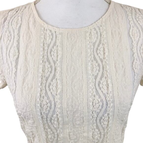 Cabi Sheer Lace Tee Size XS NWT - Picture 3 of 8